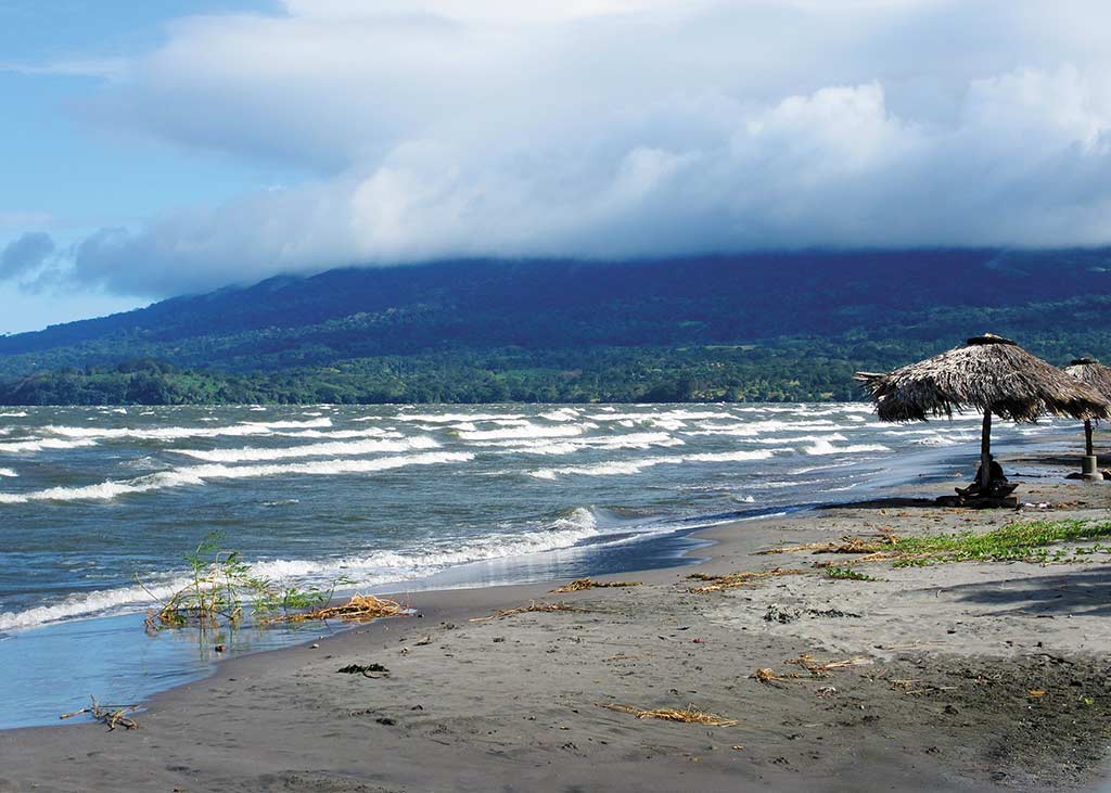 Playa Santo Domingo. Photo © Elizabeth Perkins.